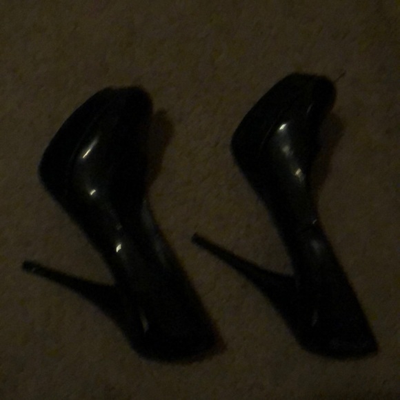 Only wore once. - Picture 2 of 7